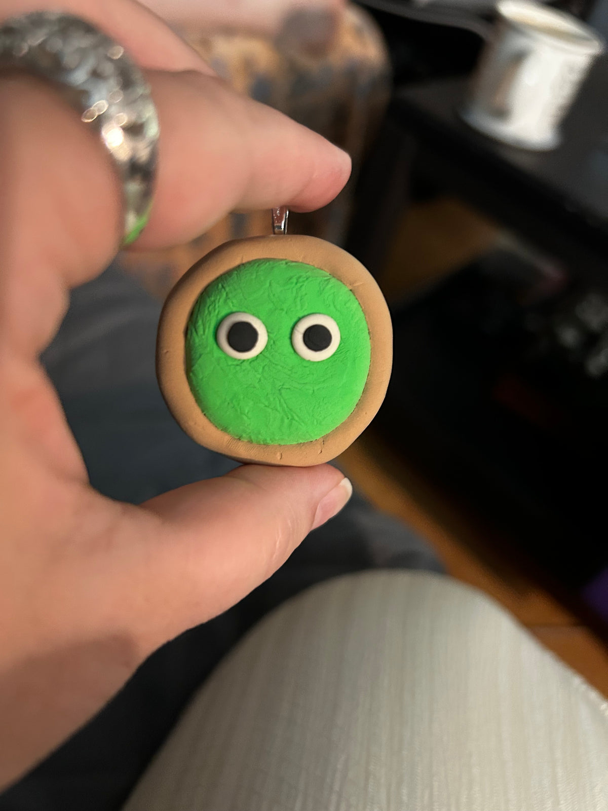 Fruity Friends Keychains: Kwasi Kiwi